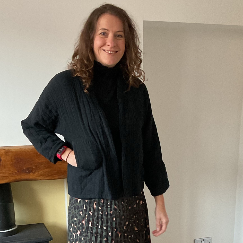 Black Plain Colour Padded Jacket – Waist Length | One Size (UK 10–14) | Lightweight Warm Outerwear | Pamper Yourself -A179