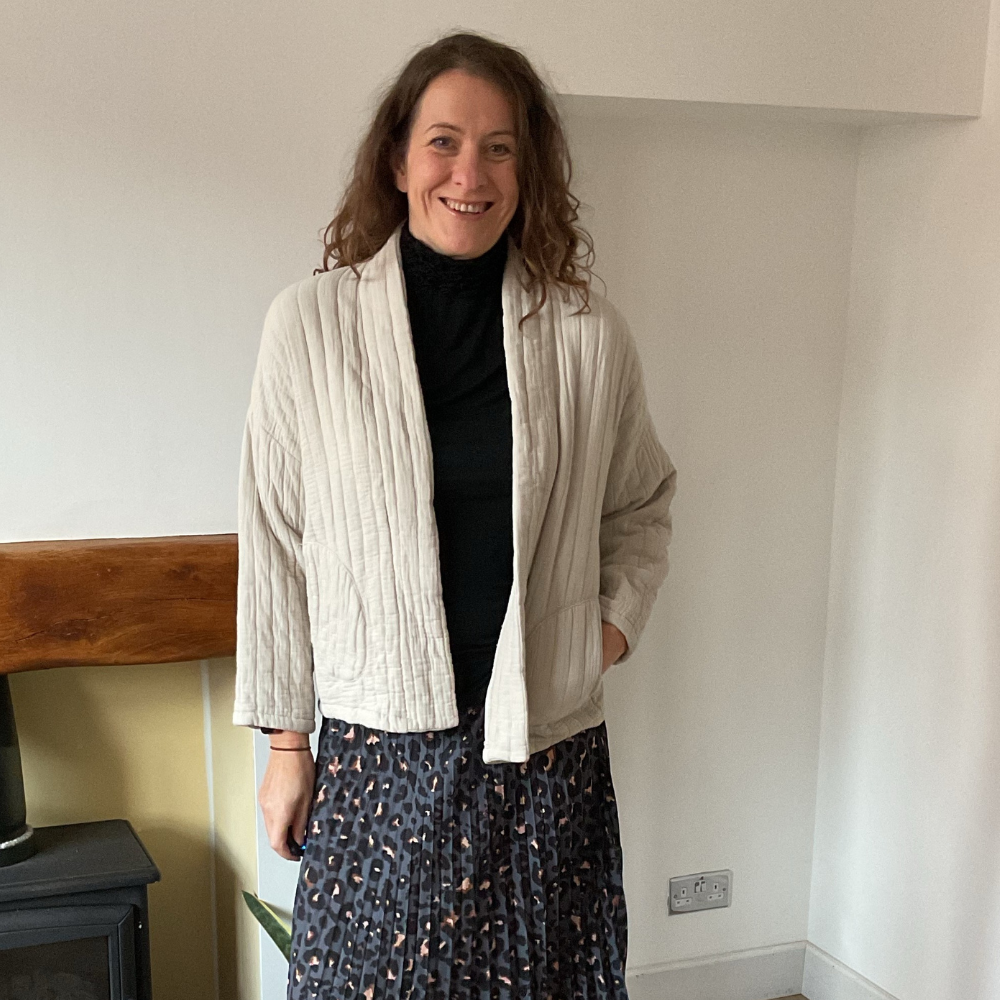 Cream Plain Colour Padded Jacket – Waist Length | One Size (UK 10–14) | Lightweight Warm Outerwear | Pamper Yourself -A179