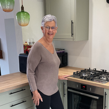 Load image into Gallery viewer, Super Soft Mocha Italian Plain Jumper – One Size (12–16)  A176
