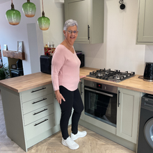 Load image into Gallery viewer, Super Soft Light pink Italian Plain Jumper – One Size (12–16)  A176
