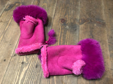 Load image into Gallery viewer, Fuchsia pink Faux Fur Trimmed  Gloves
