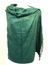 Load image into Gallery viewer, Plain Emerald green Pashmina Style Scarf
