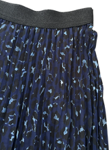 Load image into Gallery viewer, Navy blue leopard print skirt
