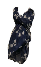 Load image into Gallery viewer, Pretty bow design womens Scarf, great present/gifts. (Green with white bows)
