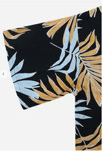 Load image into Gallery viewer, Black short Safari print light weight Kimono great for a summer robe or a beach cover up. (a119)
