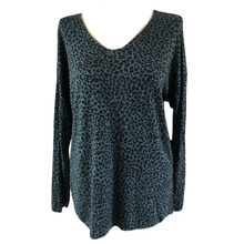 Load image into Gallery viewer, Blue small leopard print top A139
