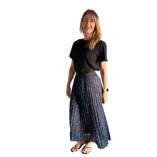 Load image into Gallery viewer, Blue lined  pleated skirt
