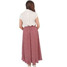 Load image into Gallery viewer, Red Daisy women’s Wrap around Skirt with pockets. (A116)
