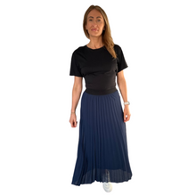 Load image into Gallery viewer, Lined navy pleated skirt
