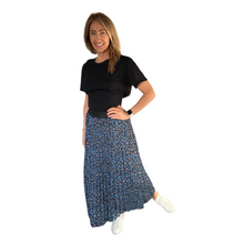 Load image into Gallery viewer, Lined animal printed skirt
