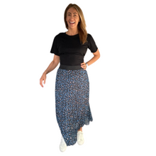 Load image into Gallery viewer, Blue Ladies Animal Leopard Print Pleated Lined Skirt (A101) - Made in Italy
