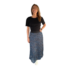 Load image into Gallery viewer, blue long pleated skirt

