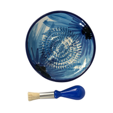 Load image into Gallery viewer, Blue with white swirl Garlic and Ginger Grater Plate set with brush and peeler. (23)
